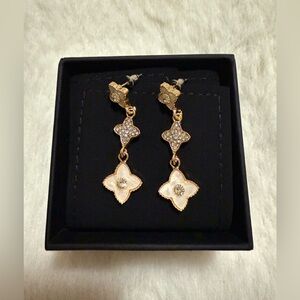 Elegant Four Leaf Clover Earrings With Rhinestones